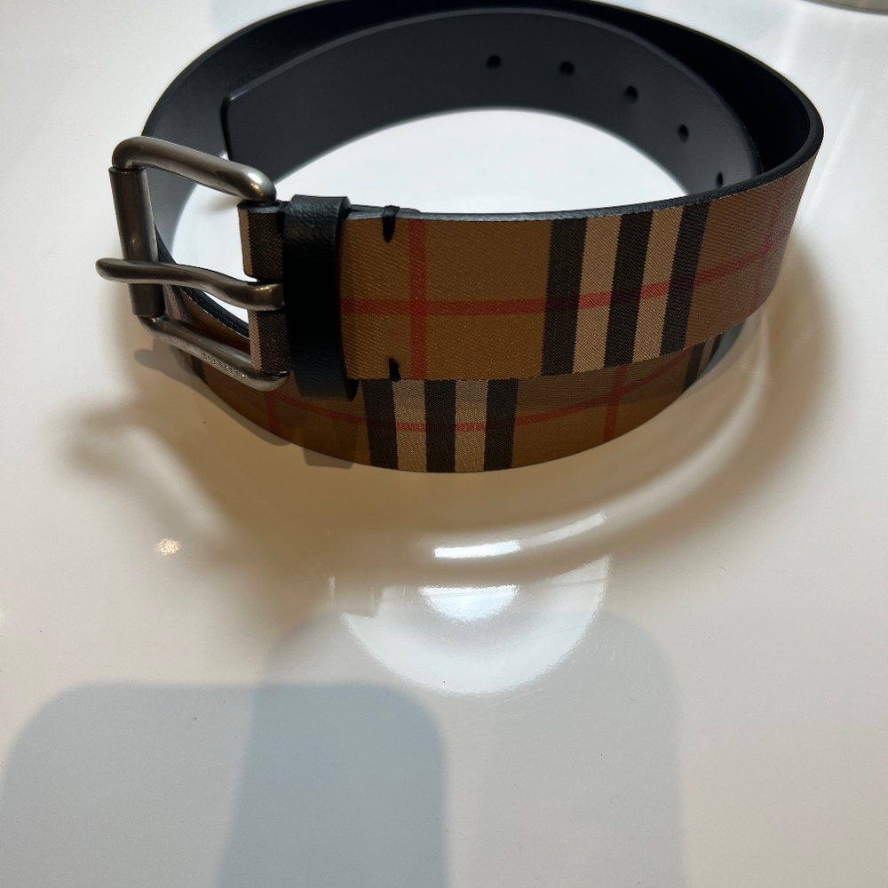 Burberry Mens belt